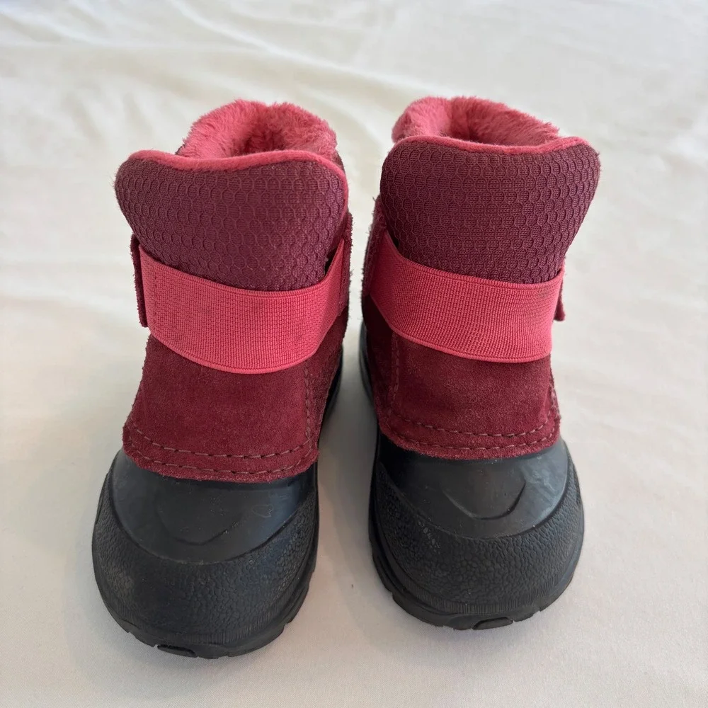 The North Face Pink Girls Alpenglow Winter Snow Boots Size 6